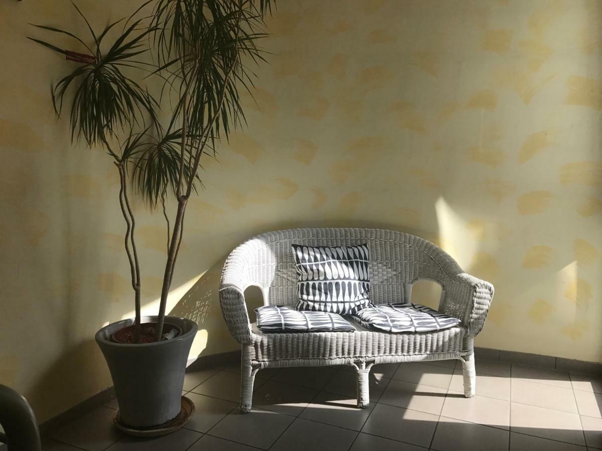 Apartmenthaus Zentrum Komfort Apartments Mit Minikuchen Verschiedener Grossen Kassel Eksteriør billede